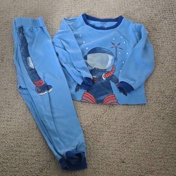 Robe & PJs - Picture 4 of 4